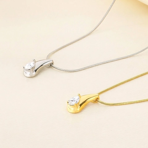 Minimalist Stainless Steel Water Drop Pendant Necklace Women Luxury Rhinestone Inlaid Snake Bone Chain Elegant Jewelry