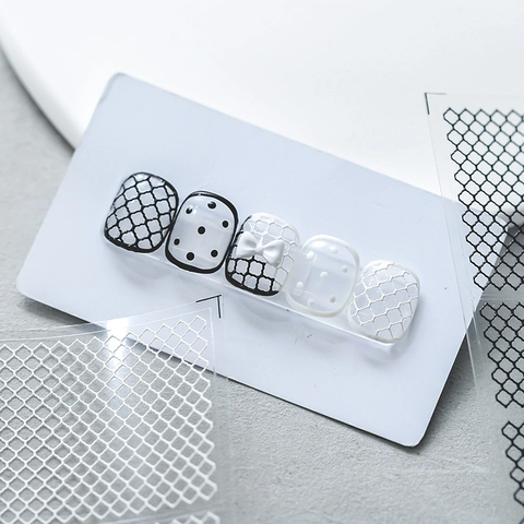 Autocollants Art Des Ongles En Relief 5D Motif Grille Stéréoscopique Décalcomanies Manucure DIY Noir Blanc Auto-Adhésif