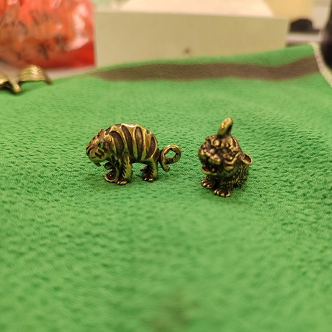 Portachiavi Pendente Tigre Ottone Mini Statuetta Vintage Segno Zodiacale Animale Decorazione Da Appendere