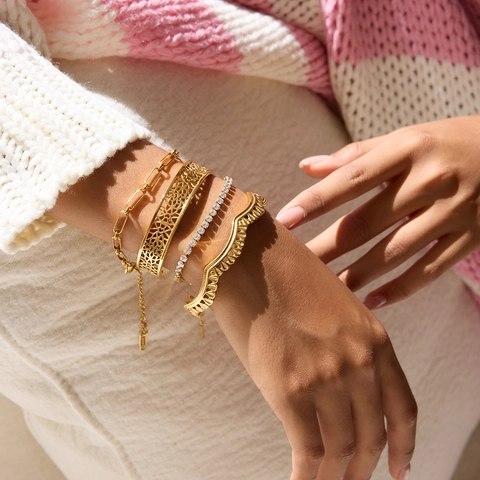 Brazalete De Puño Hueco Vintage Bañado En Oro De 18K Acero Inoxidable Impermeable Joyería Para Mujer