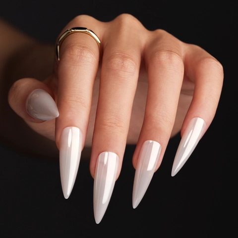 Extra Long Stiletto Press On Nails Artificial Pearl White Aurora Glossy Solid Color Artificial False Nails For Women Daily Wear