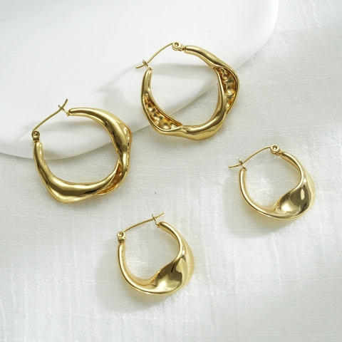 Stainless Steel Twisted Hoop Earrings For Women 18K Gold Plated Exaggerated Geometric U-Shape Circle Ear Jewelry Accessory