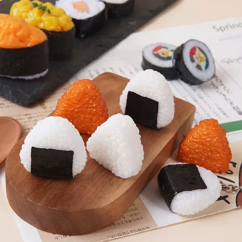 Simulation Onigiri Sushi Rice Ball Keychain Realistic PVC Resin Mini Food Model Japanese Style Bag Hanging Ornament