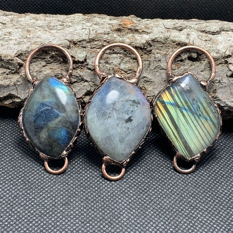 Natural Labradorite Pendant Connector Irregular Iridescent Blue Fire Gemstone Vintage Copper Alloy Bohemian Ethnic Style Jewelry