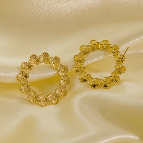 Orecchini A Cerchio Con Corona Floreale Acciaio Inossidabile Placcato Oro 14K Fiore A Cinque Petali Gioielli Minimal
