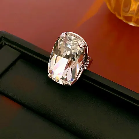 Übergroßer Rechteckiger Klarer Strassring Kupfer Geometrisch Versilbert Krallenfassung Luxusschmuck Für Damen Party