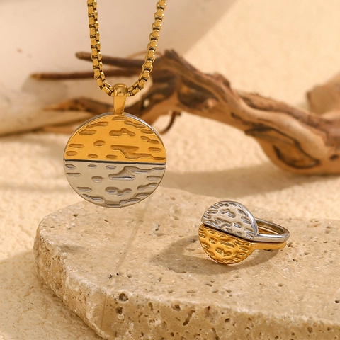 Hammered Texture Round Disc Pendant Necklace And Ring Two Tone Stainless Steel 18K Gold Plated Fashion Women