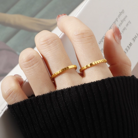 Minimalist Gold Plated Titanium Steel Ring For Women Fish Scale Textured Geometric Band Waterproof Daily Fashion Jewelry Ring