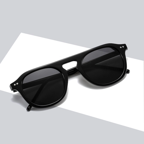 Occhiali Da Sole Rotondi Retrò PC Decorazione Rivetti Protezione UV400 Per Guida Viaggi Moda Punk Unisex