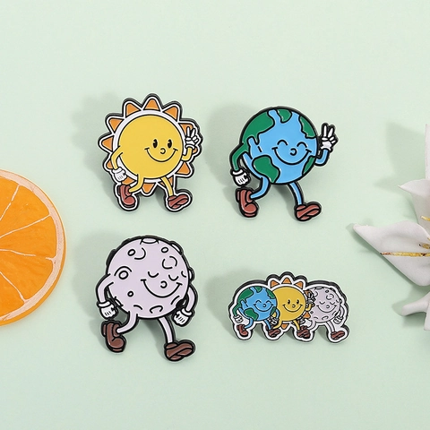 Ensemble de Broches en Émail Dessin Animé Soleil Terre Lune Insigne de Revers en Alliage pour Sac à Dos Vêtement Unisexe