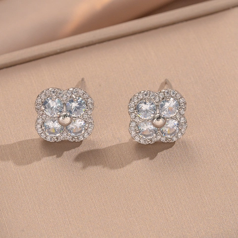 Luxury Zircon Four Leaf Clover Stud Earrings With Copper Earring Post Elegant Gold Plated Delicate Jewelry For Women