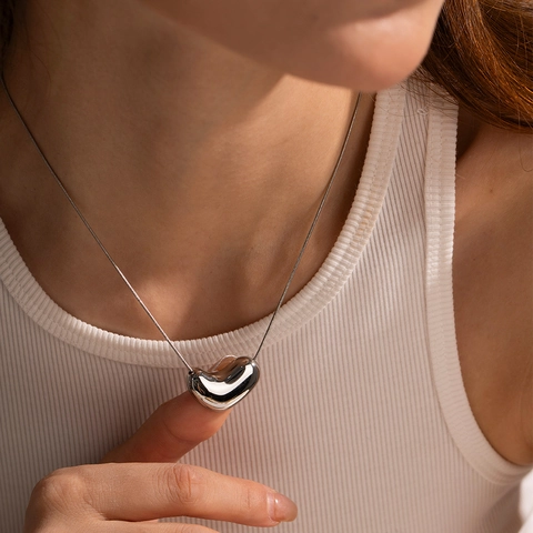 Heart Pendant Necklace Titanium Steel 18K Gold Plated Snake Bone Chain Simple Elegant Clavicle Jewelry For Women