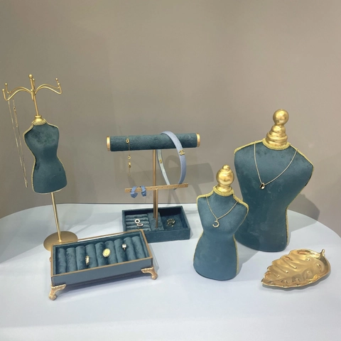 Velvet Jewelry Display Stand Metal Necklace Earring Ring Holder Luxury Storage Organizer Mannequin Bust Wing Shape And Tray