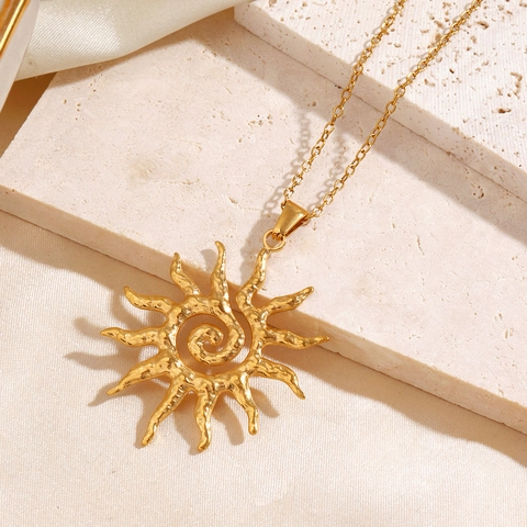 Collana Con Ciondolo A Sole Acciaio Inossidabile Placcato Oro Spirale Texture Martellata Gioielli Bohemian Vintage Da Donna