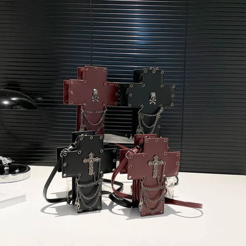 Bolso Bandolera Gótico en Forma de Cruz para Mujer Punk Rock de Cuero PU con Remaches y Cadena Bolso de Mensajero con Colgante de Calavera y Cruz