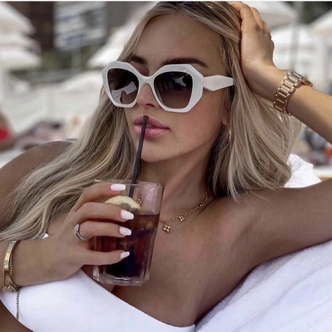 Fashion Geometric Sunglasses UV400 Protection Oversized Square PC Frame Trendy Outdoor Eyewear For Women Men