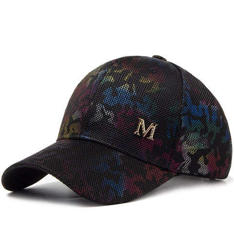 Cappello Da Baseball Da Donna Moda Mesh Traspirante Stampa Graffiti Colorata Cappello Sole Con Decorazione Lettera M In Metallo