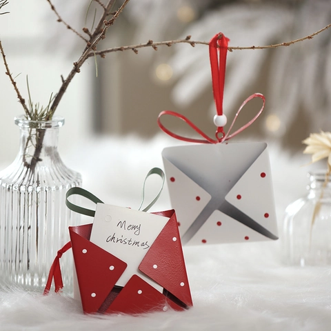 Ornement Suspendu Noël Métal Enveloppe Boîte Cadeau Pois Nœud Cloche Décoration Table Fête