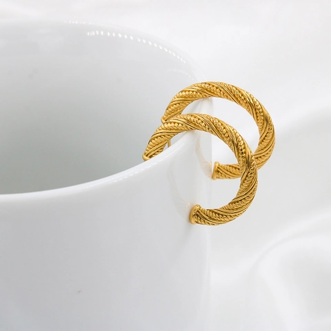 Orecchini a Cerchio Torsione in Acciaio Inossidabile Retrò per Donna Modello a Spirale Geometrica a Forma di C Placcato Oro Gioielli Moda