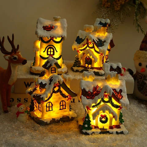 Adorno Casa Luminosa De Navidad Resina Luz LED Cubierta De Nieve Edificio Miniatura Pueblo Para Decoración Escritorio Festiva