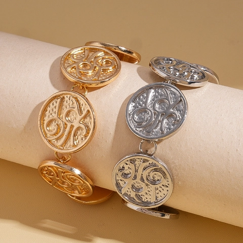 Vintage Round Coin Relief Bracelet Alloy Metallic Textured Retro Geometric Adjustable Link Jewelry For Women