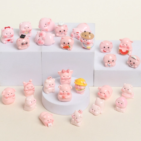 Simpatiche Figurine In Miniatura Maialino Rosa Resina DIY Gioielli Charms Decorazione Da Scrivania Arredamento Cruscotto
