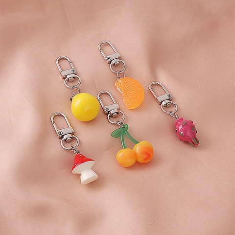 Süße Frucht Pilz Schlüsselanhänger Harz Metall Taschenanhänger Für Frauen Mädchen Kawaii Simulation Essen Zubehör