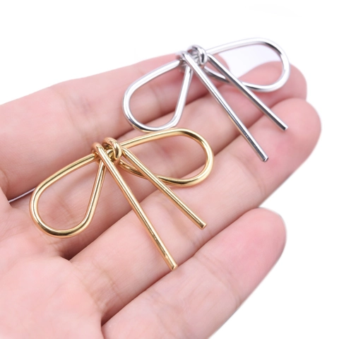 Collana Con Ciondolo A Fiocco Acciaio Inossidabile 304 Placcato Oro 18K Gioielli Minimalisti Non Sbiadiscono Accessorio Donna