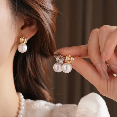 Boucles D Oreilles À Puce En Imitation Künstliche Perle Avec Base En Cuivre Sertie De Zircon Et Tige En Argent Pour Femme