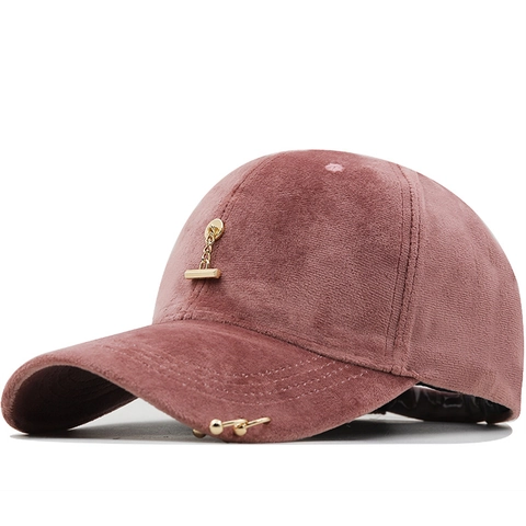 Gorra De Béisbol De Terciopelo Con Colgante De Metal Decoración De Cadena Color Sólido Streetwear Estilo Coreano Casual Unisex