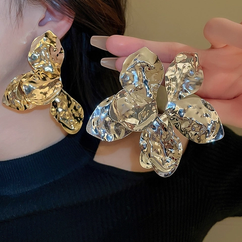 Exaggerated Flower Petal Hammered Metal Stud Earrings With Silver Earring Post For Women Vintage Statement Jewelry
