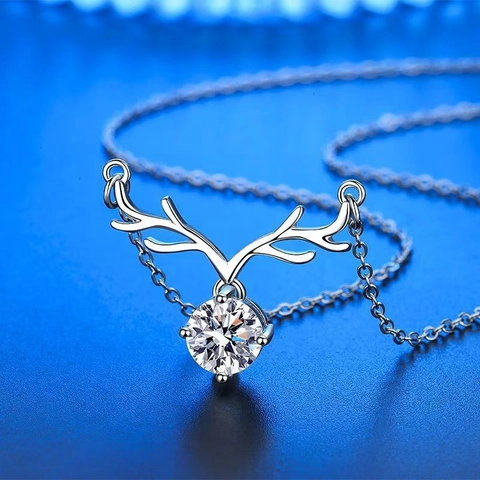 Collier Pendentif Bois de Cerf de Style Coréen pour Femmes Cuivre Plaqué Argent Strass Rond Bijoux de Mode Animale Élégante