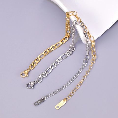 Bracciale a Catena Figaro a Cuore in Acciaio al Titanio per Donna Placcato Oro 18K Galvanizzato Gioielli di Moda Minimalisti Regalo