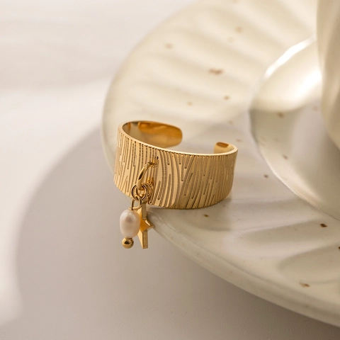Verstellbarer Offener Ring 18K Vergoldeter Edelstahl Mit Künstliche Perlen Und Sternanhänger Vintage Texturierter Vertikaler Maserung Damen