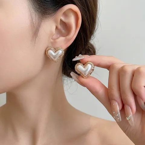 Orecchini Cuore Perla Artificial Bordo Dorato Texturizzato E Perno In Argento Sterling 925 Per Donna Stile Vintage Francese