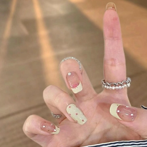 Handmade French Press On Nails Cream Yellow Polka Dot Rhinestone Bow Sweet Style Artificial Fingernails
