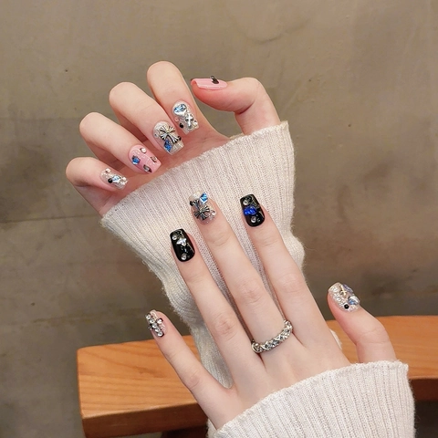 Unghie Finte Fatte A Mano Nero Rosa Stile Gothic Punk 3D Croce Argento Cuore Strass Glitter Per Donne