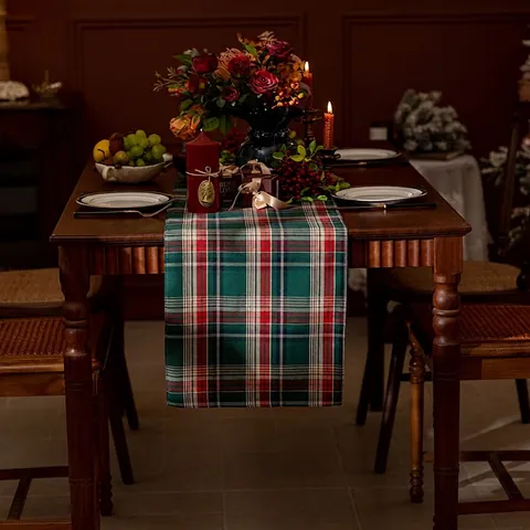 Chemin De Table Noël Carrelé Rouge Vert Flanelle Polyester Brossé Décoration De Fête Pour Table À Manger