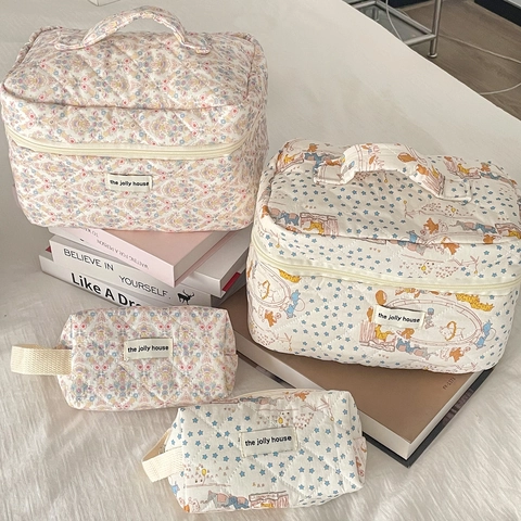 Gesteppte Baumwolle Kosmetiktasche Blumen Zirkus Muster Tragbare Große Kapazität Toilettenartikel Organizer Reise Tasche