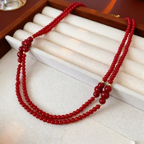 Collar De Perlas De Vidrio Rojo De Doble Capa Cadena Larga De Suéter Retro Con Espaciadores De Cobre Joyería Elegante Mujer