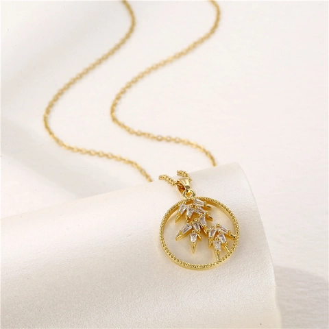 Collar Con Colgante De Hoja De Bambú Acero Inoxidable Redondo Hueco Estrás Circón Chapado En Oro De 18K Joyería Elegante Para Mujer