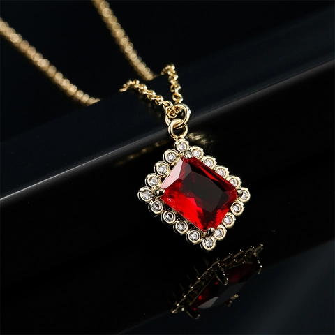 Elegante Collana Con Pendente In Zircone Quadrato Rame Placcato Oro Gioielli Geometrici Halo Per Donna