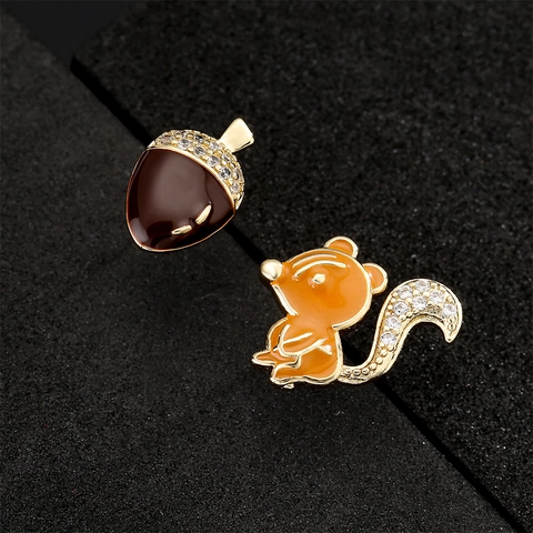 Pendientes De Botón Asimétricos De Ardilla Y Bellota Cobre Chapado En Oro De 18K Esmalte Circón Joyas De Animales Para Mujeres