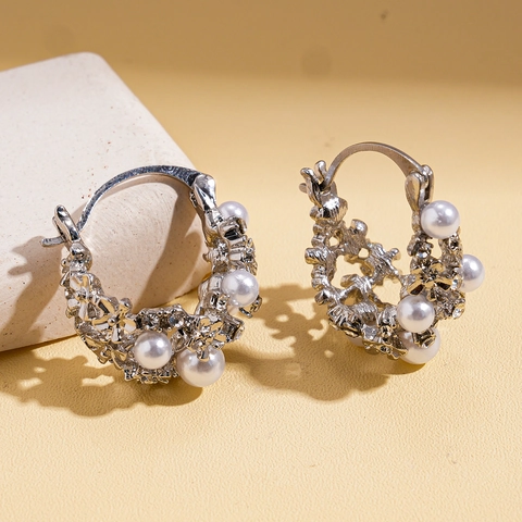 Pendientes De Aro De Canasta De Flores Huecas Vintage Aleación Perla Artificial De Imitación Diamante De Imitación Joyería Retro Para Mujeres
