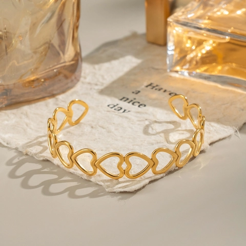 Hollow Heart Open Bangle Stainless Steel 18K Gold Plated Fashion Jewelry For Women Waterproof Hypoallergenic