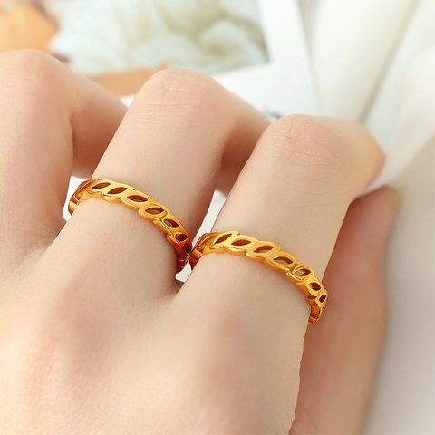 Niche Design Hollow Leaf Shape Titanium Steel Ring Creative Electroplated Gold Band Ring Trendy Individual Jewelry For Women Men