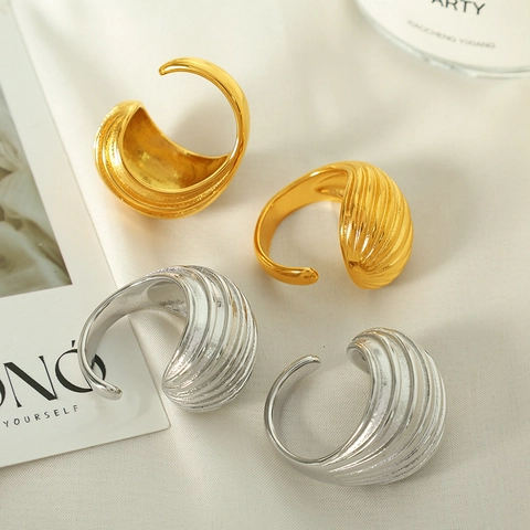 Vintage Titanstahl Geometrische Streifen Schmuckset Für Damen 18K Vergoldet Hohle Wassertropfen Ohrringe Und Offener Ring