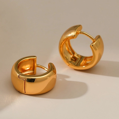 Minimalistische Dicker Gold Reifen Ohrringe Für Damen Poliert Kupfer Huggie Ohrringe Gold Plattiert Geometrisch Mode Schmuck