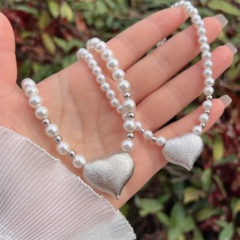 Collar Con Colgante De Corazón En Cobre Chapado En Oro De 18K E Imitación De Perlas Artificiales Mate Elegante Joyería Para Mujer