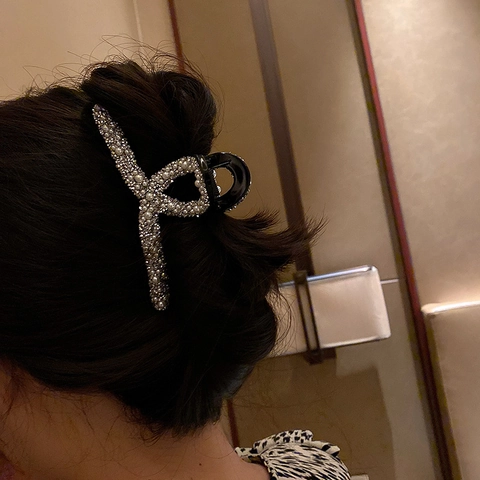 Elegant Artificial Pearl Rhinestone Hair Claw Clip Acrylic Large Cross Hairpin For Women Korean Fashion Hair Accessories